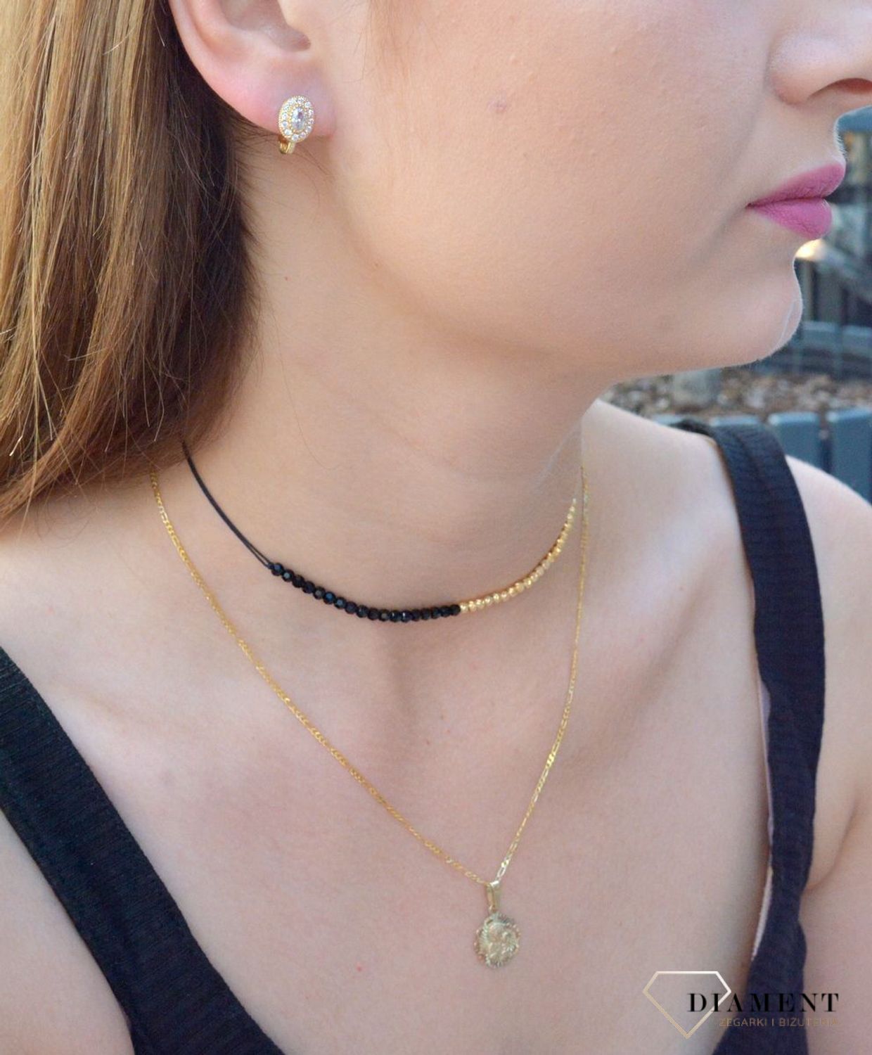 Złote kolczyki 'Owalne klasyki' próby 333 KL 2643 333. Eleganckie złote kolczyki  wiszące ozdobione cyrkoniami. Piękne i kobiece kolczyki idealnie ozdobią każdą stylizację. Na prezent.jpg